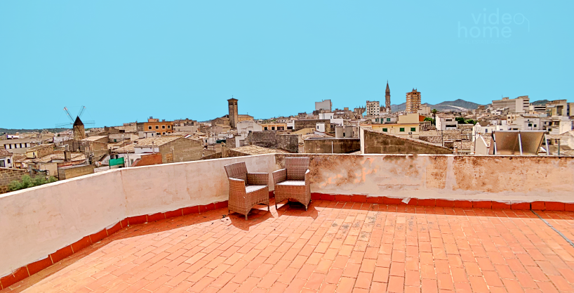 Apartment in Manacor with a large upper terrace.